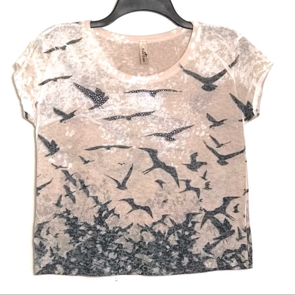 Cool short sleeve women’s t shirt with Bird Pattern